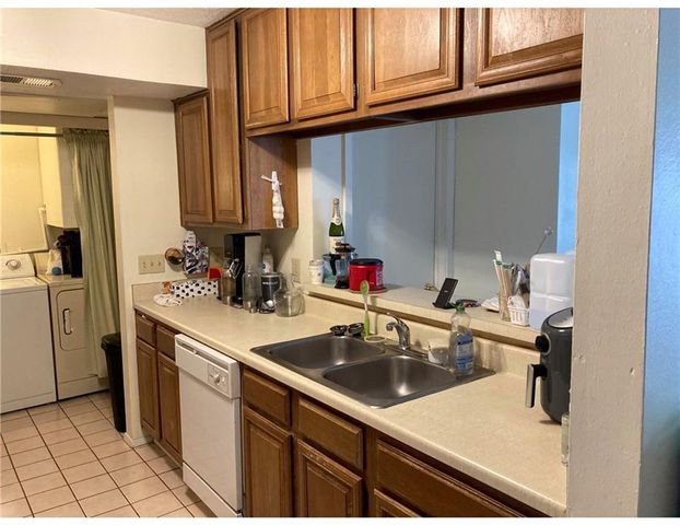 806 W 24th ST 324, Austin, TX 78705