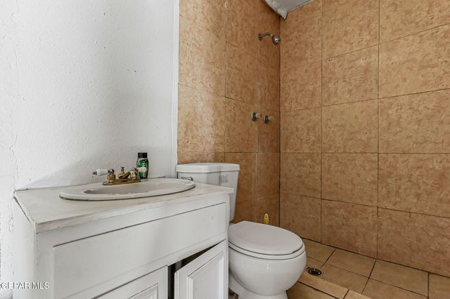 148 CHAMPIE Lane, El Paso, TX 79915