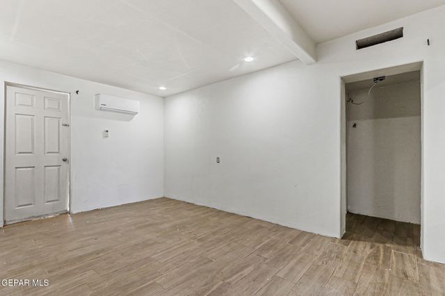 148 CHAMPIE Lane, El Paso, TX 79915