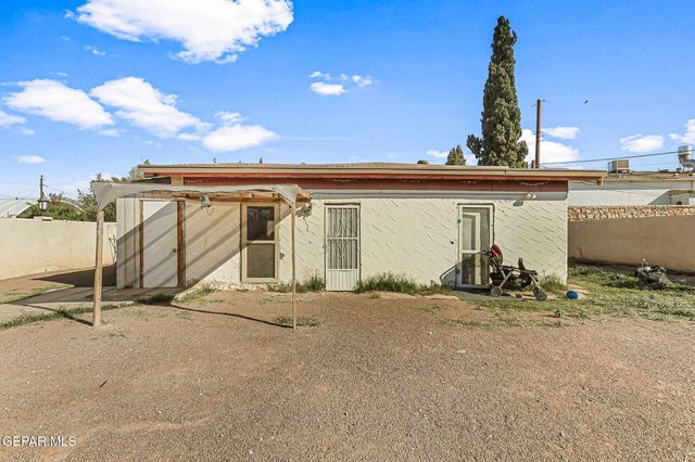 148 CHAMPIE Lane, El Paso, TX 79915