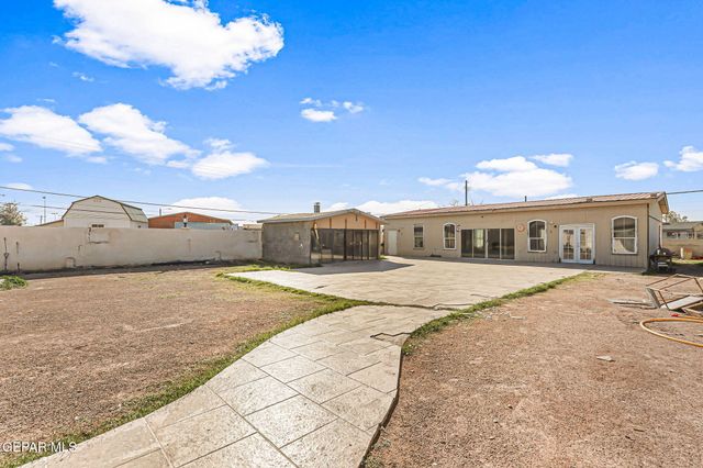 148 CHAMPIE Lane, El Paso, TX 79915