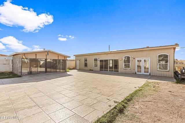 148 CHAMPIE Lane, El Paso, TX 79915