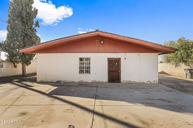 148 CHAMPIE Lane, El Paso, TX 79915