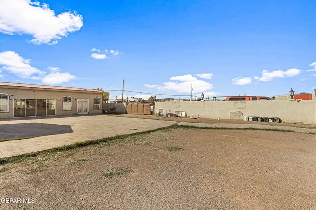 148 CHAMPIE Lane, El Paso, TX 79915