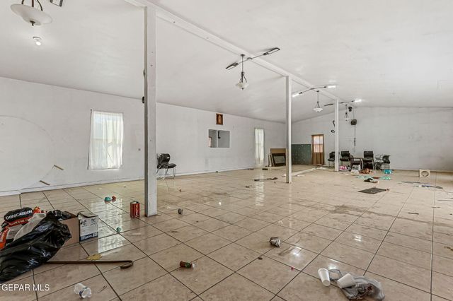 148 CHAMPIE Lane, El Paso, TX 79915