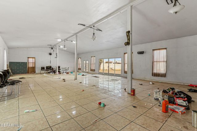 148 CHAMPIE Lane, El Paso, TX 79915