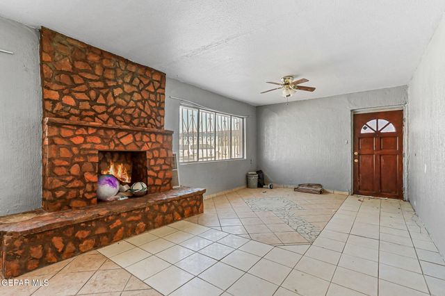 148 CHAMPIE Lane, El Paso, TX 79915