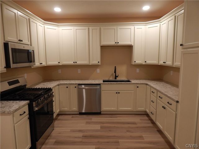 302 Bunker Hill, Syracuse, NY 13207