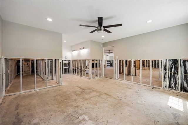 528 Robert E Lee Drive, Conroe, TX 77302