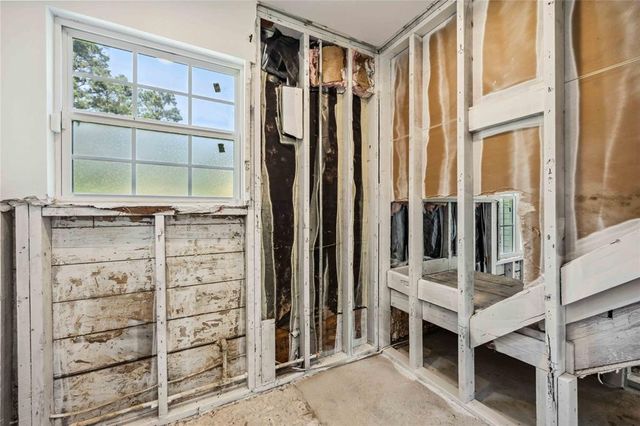 528 Robert E Lee Drive, Conroe, TX 77302