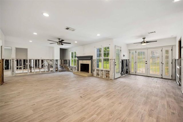 528 Robert E Lee Drive, Conroe, TX 77302