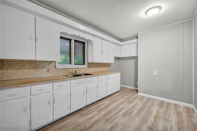 937 W 13th Street, Lorain, OH 44052