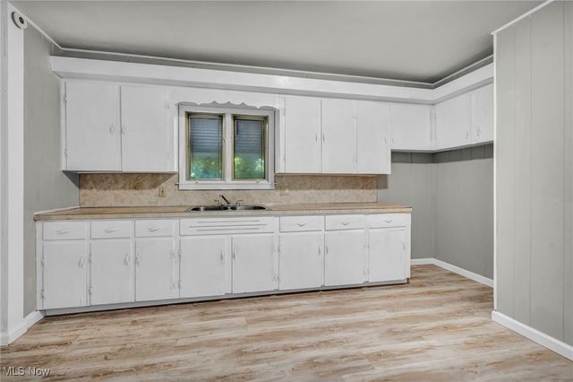 937 W 13th Street, Lorain, OH 44052