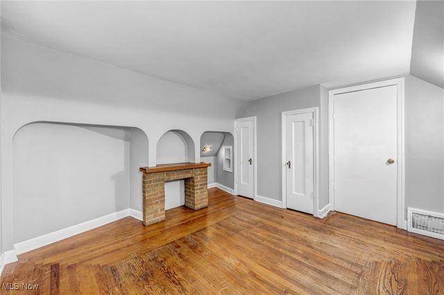 937 W 13th Street, Lorain, OH 44052