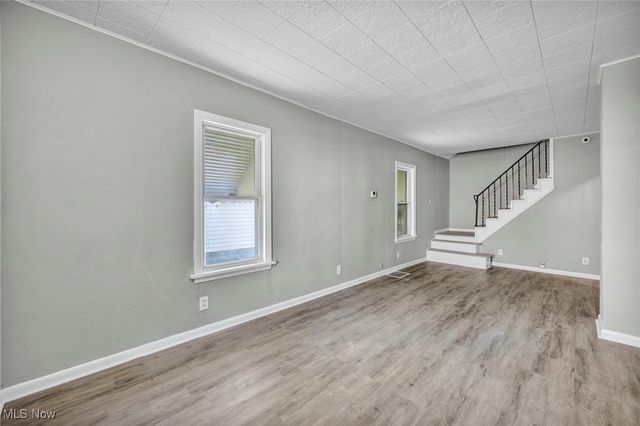 937 W 13th Street, Lorain, OH 44052