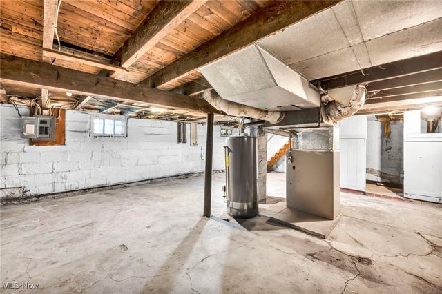 937 W 13th Street, Lorain, OH 44052