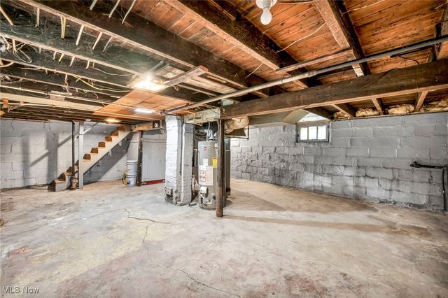 937 W 13th Street, Lorain, OH 44052