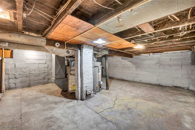 937 W 13th Street, Lorain, OH 44052