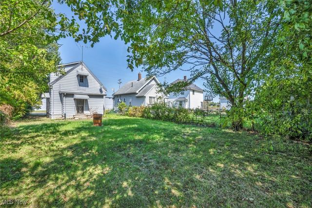 937 W 13th Street, Lorain, OH 44052