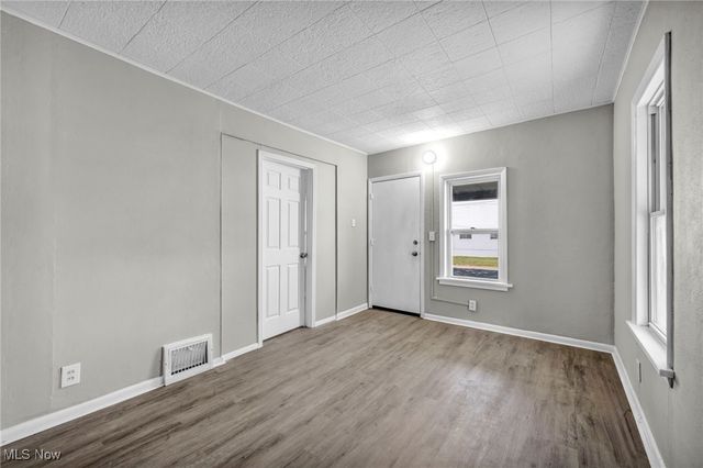 937 W 13th Street, Lorain, OH 44052