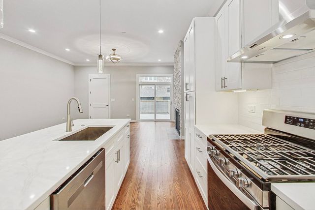6626 S Ingleside Avenue, Chicago, IL 60637