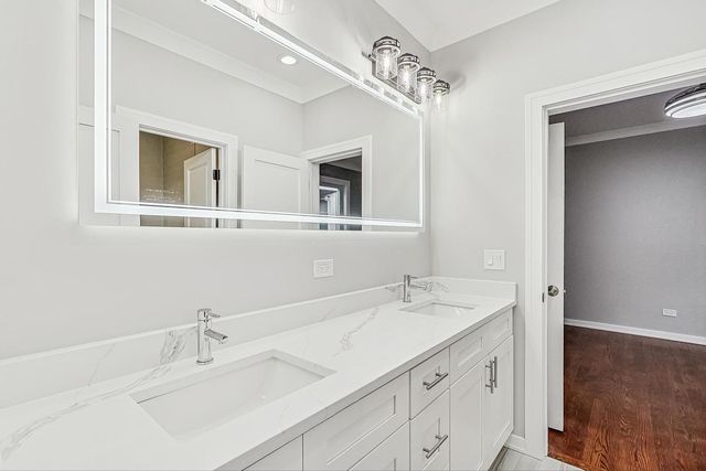 6626 S Ingleside Avenue, Chicago, IL 60637