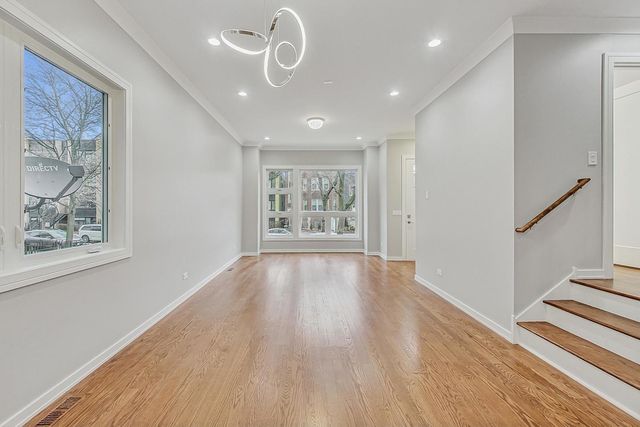6626 S Ingleside Avenue, Chicago, IL 60637