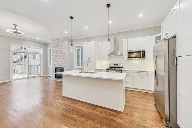 6626 S Ingleside Avenue, Chicago, IL 60637