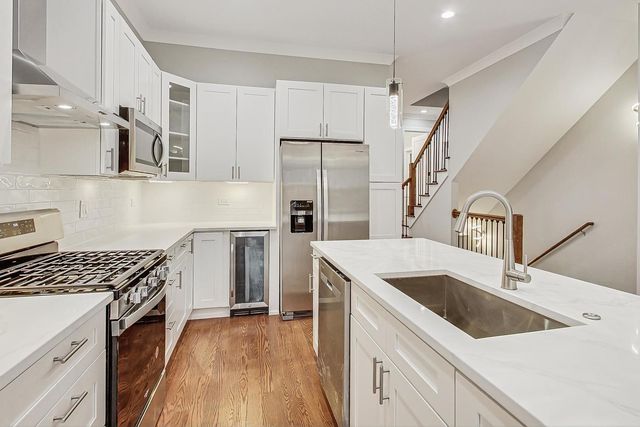 6626 S Ingleside Avenue, Chicago, IL 60637