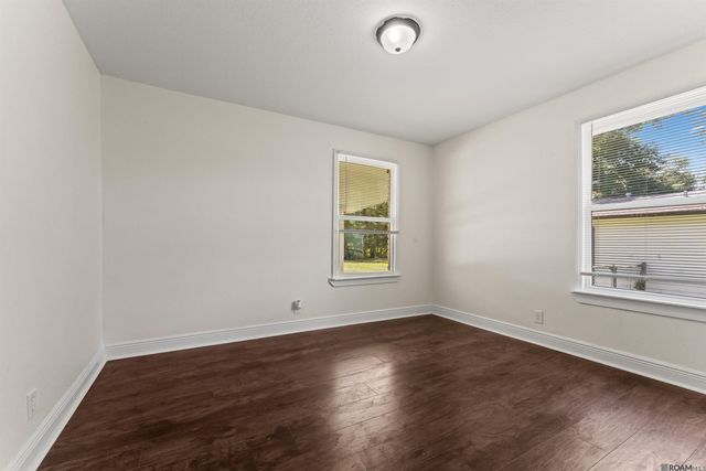 15376 Tiger Bend Rd, Baton Rouge, LA 70817