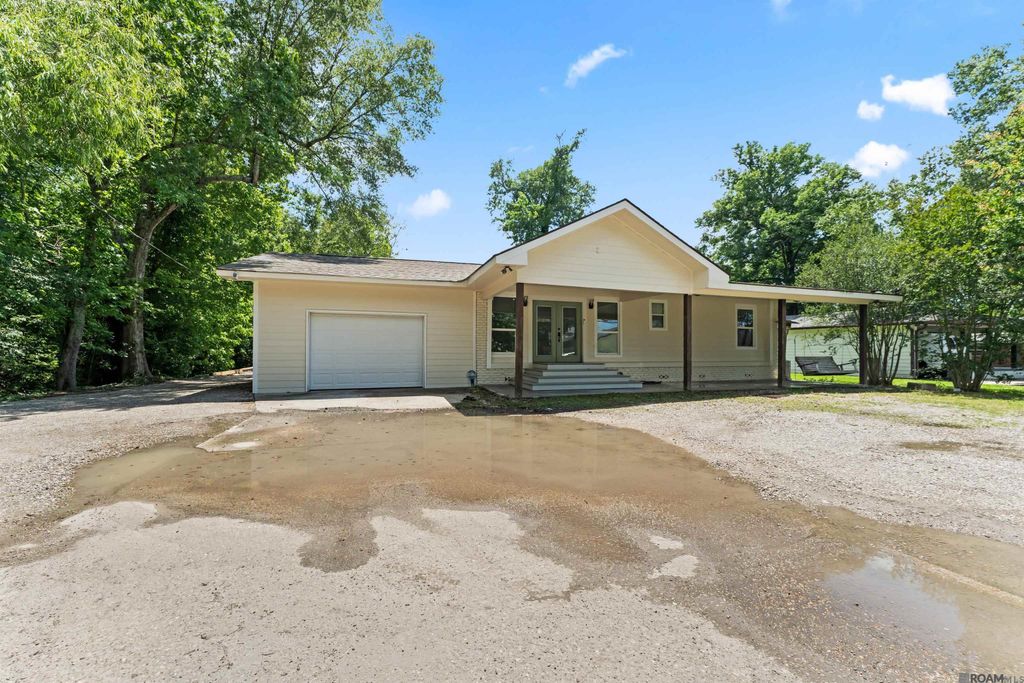 15376 Tiger Bend Rd, Baton Rouge, LA 70817
