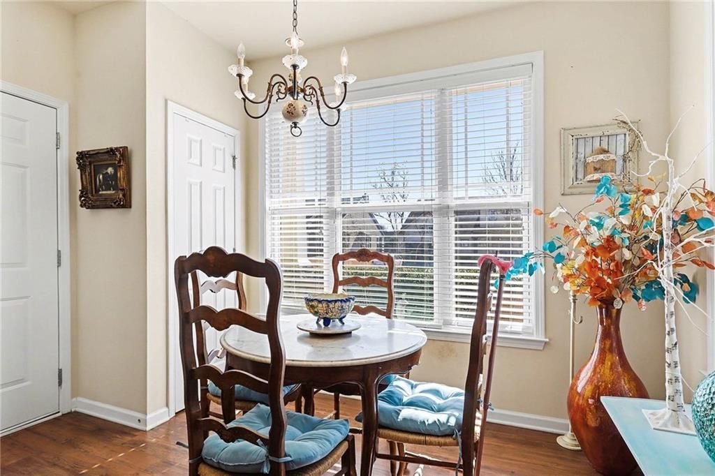 Image 12 of property listing at 5135 Hidden Meadow Drive, Cumming, GA 30040