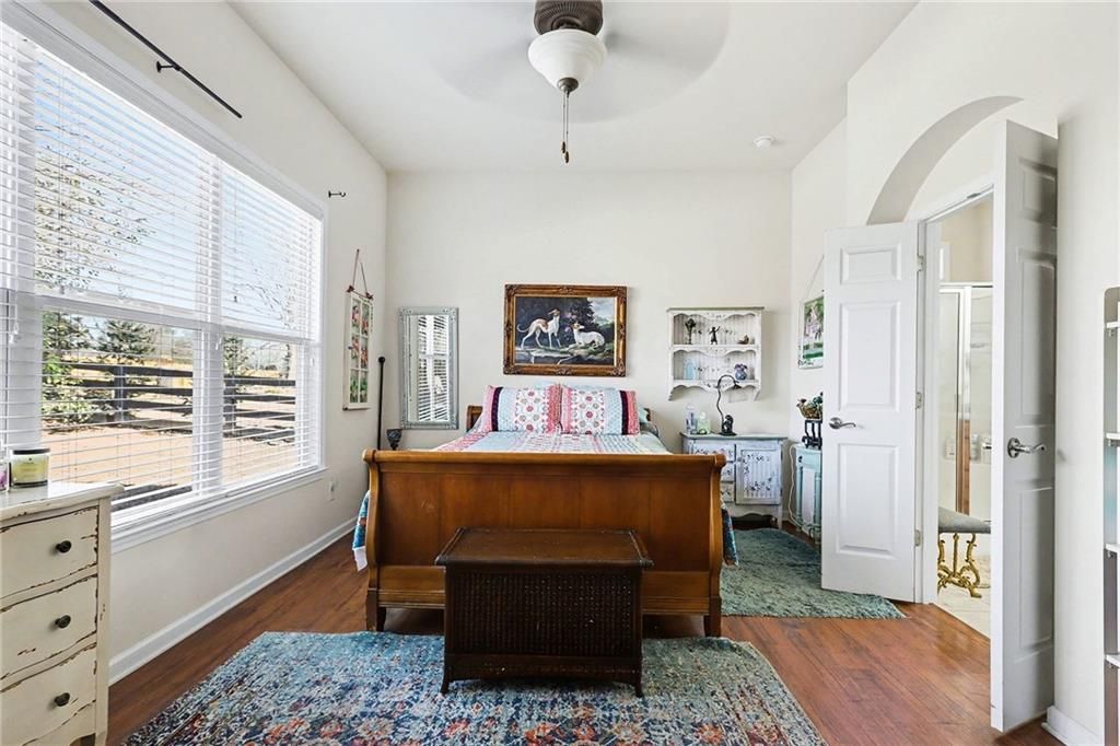 Image 17 of property listing at 5135 Hidden Meadow Drive, Cumming, GA 30040