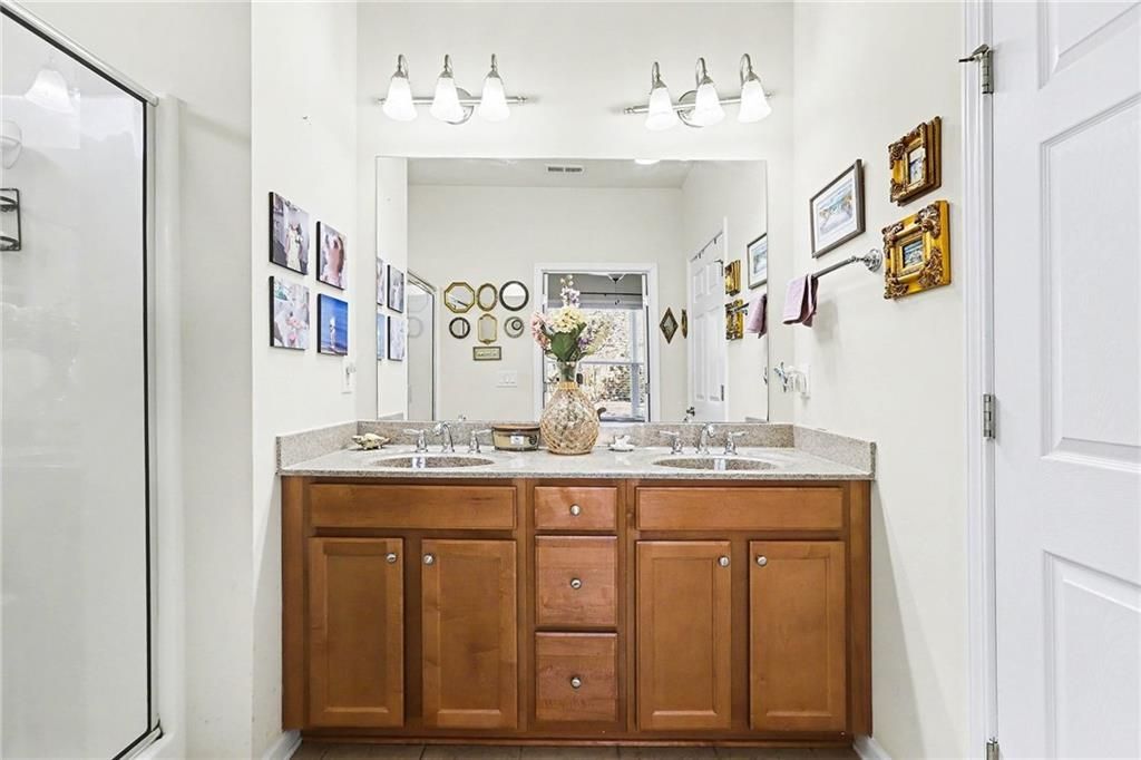 Image 19 of property listing at 5135 Hidden Meadow Drive, Cumming, GA 30040