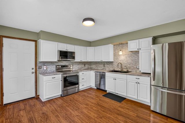 6229 Harvest Lane, Deforest, WI 53532