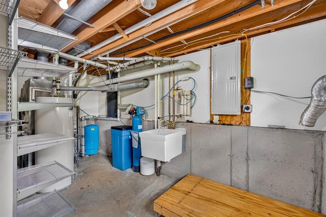 6229 Harvest Lane, Deforest, WI 53532
