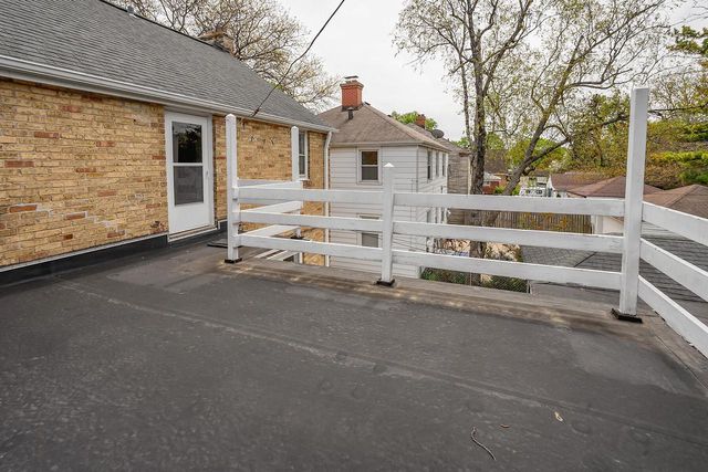 2941 N 72nd STREET, Milwaukee, WI 53210