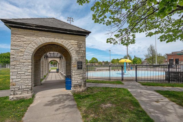 2941 N 72nd STREET, Milwaukee, WI 53210