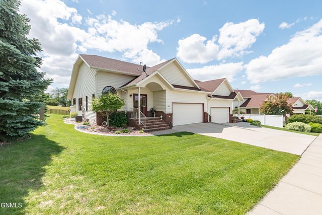 3268 Impala Lane, Bismarck, ND 58503 property photo