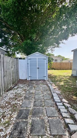 23039 Watergate Circle, Boca Raton, FL 33428