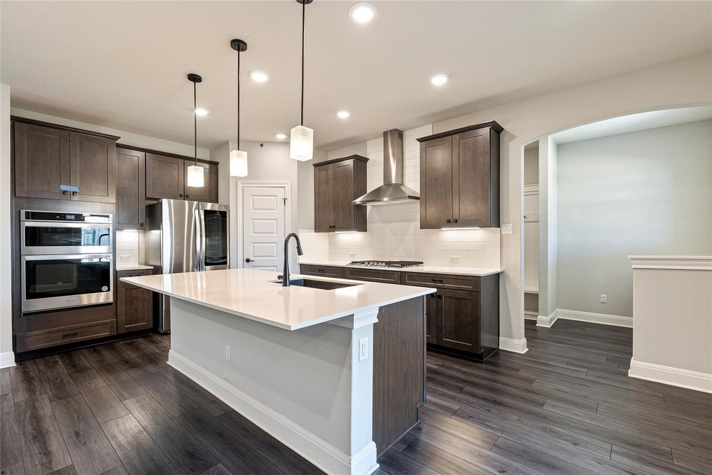 104 Sugarberry DR, Buda, TX 78610