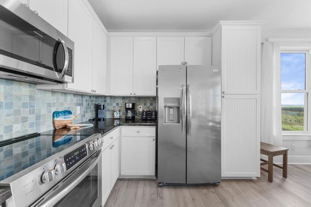 4219 Green Heron Drive, Galveston, TX 77554