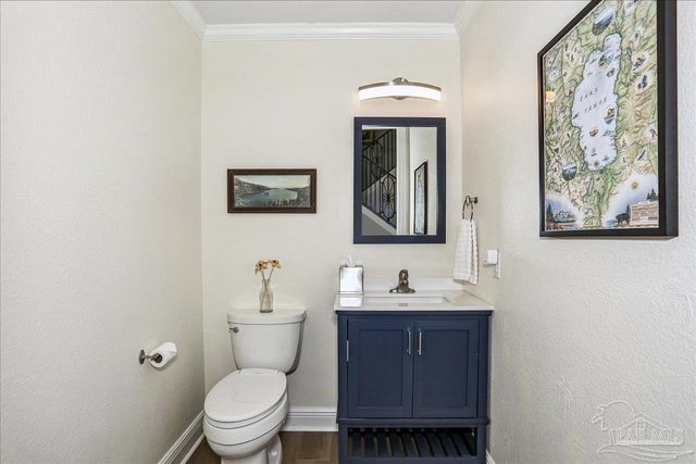 1894 Biscayne Cir Dr, Navarre, FL 32566