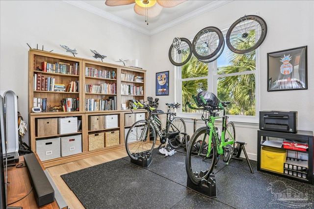 1894 Biscayne Cir Dr, Navarre, FL 32566