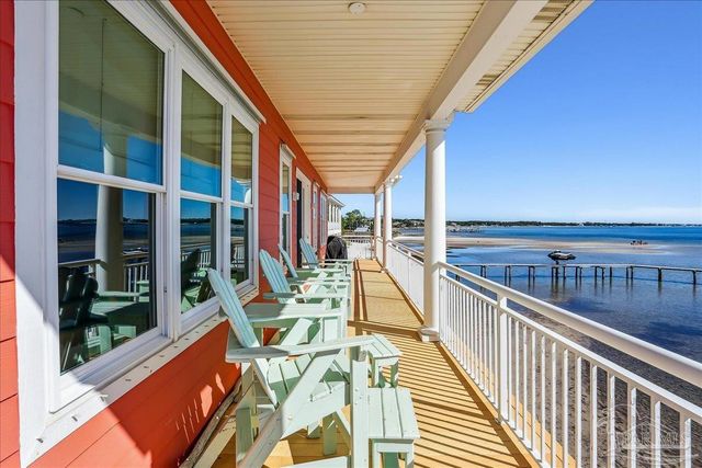 1894 Biscayne Cir Dr, Navarre, FL 32566