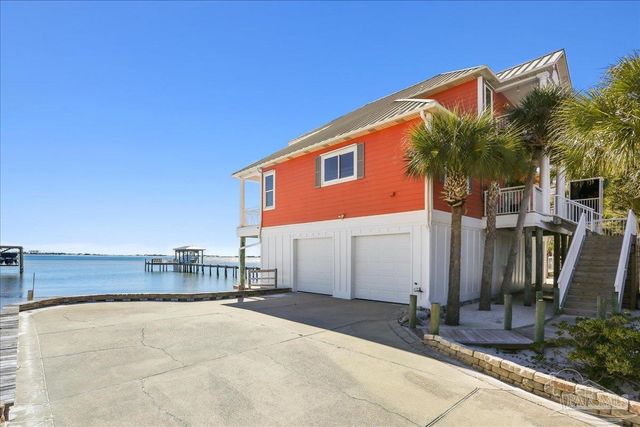 1894 Biscayne Cir Dr, Navarre, FL 32566