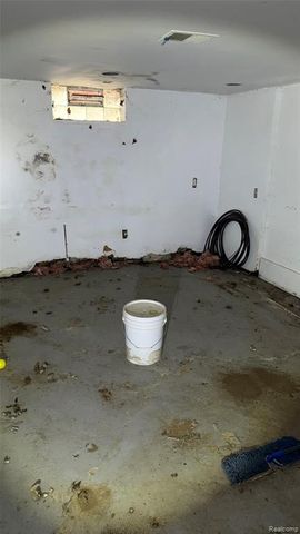 9959 Bishop Street, Detroit, MI 48224