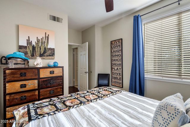 7009 E ACOMA Drive 2001, Scottsdale, AZ 85254