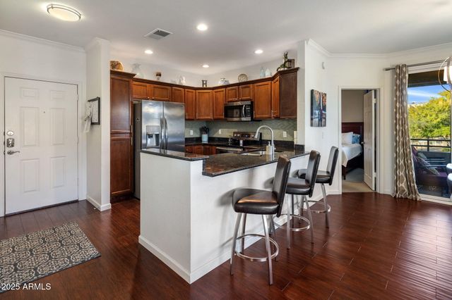 7009 E ACOMA Drive 2001, Scottsdale, AZ 85254