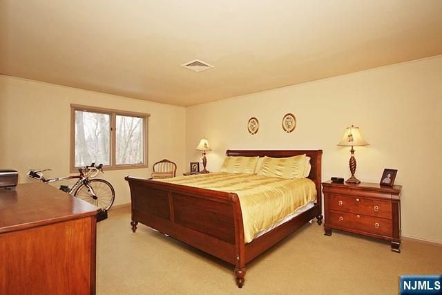 340 French Court, Teaneck, NJ 07666